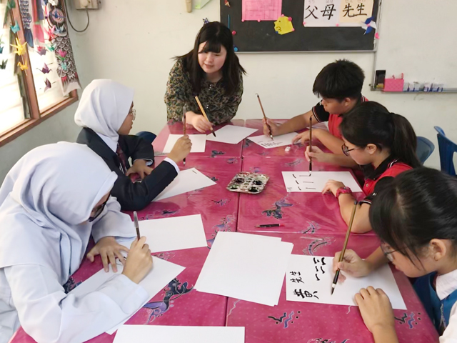 日本語パートナ―ズ」でマレーシアで日本語教育に従事、卒業生の兵庫里奈さん2