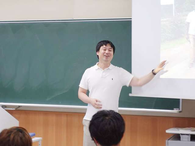 一橋大学経済研究所 李 根雨 専任講師の特別講義が行われました2
