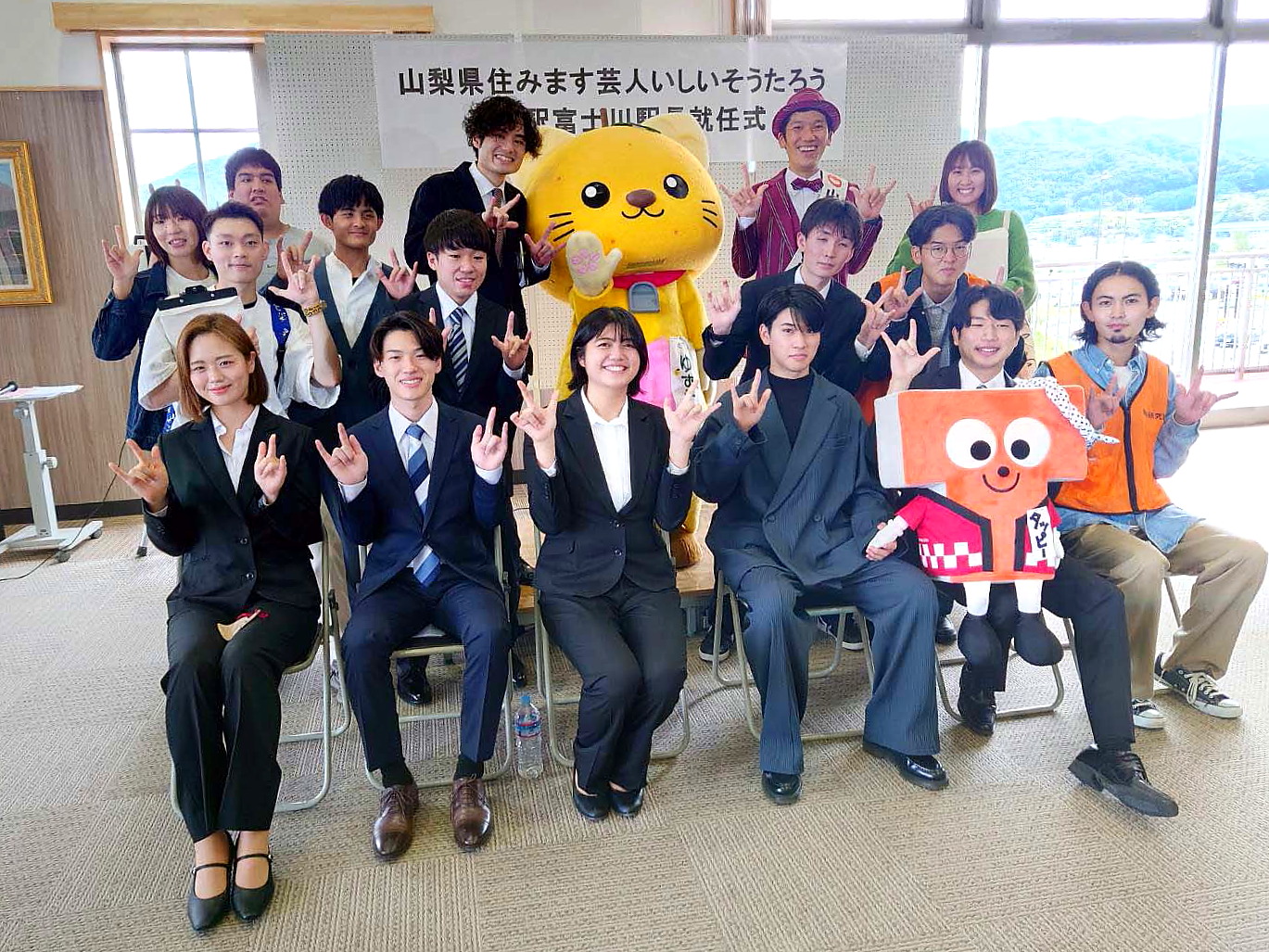学生による富士川町のまちづくり活動をシンポジウムで発表0